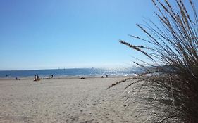 P2 AVEC LOGGIA PARKING PRIVE WIFI PLAGE DU COUCHANT du samedi au samedi